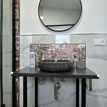 Zentral-kostenloses Parken-mediapaket-balkon-en5 *