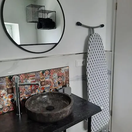 Zentral-kostenloses Parken-mediapaket-balkon-en5