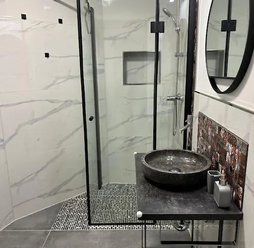 Zentral-kostenloses Parken-mediapaket-balkon-en5 *