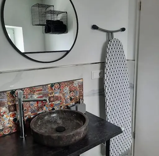 Zentral-kostenloses Parken-mediapaket-balkon-en5